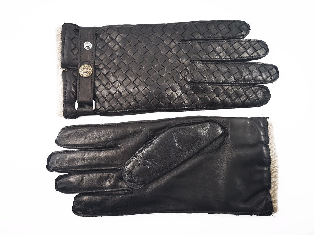 A Journey Through Leather Types Used for Italian Gloves